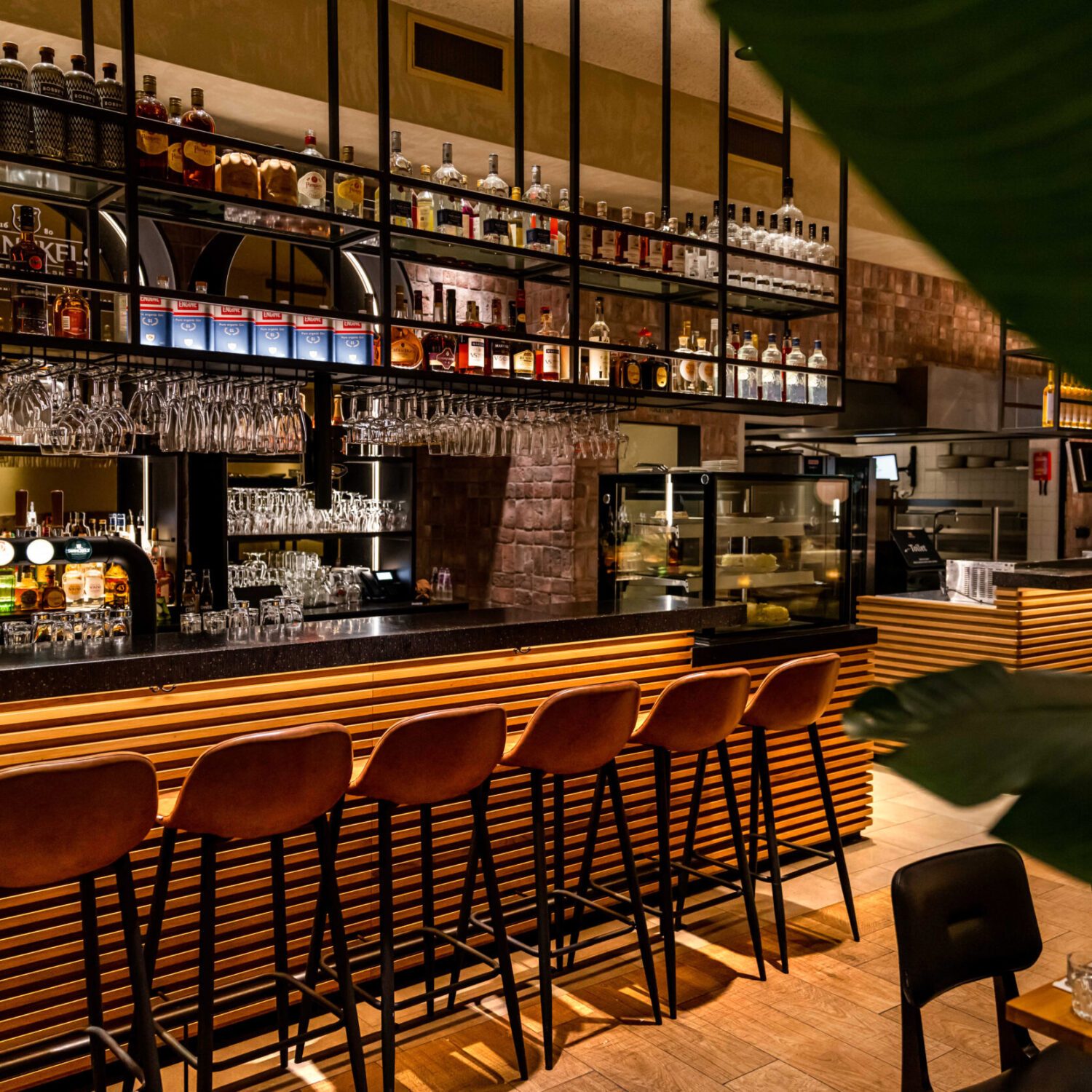 De bar van Gouds Glas, cocktails en borrelen