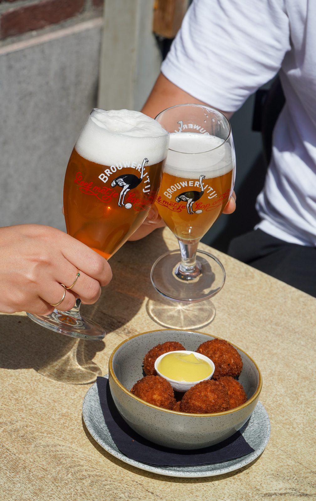 Gezellig borrelen bij Gouds Glas, Markt Gouda