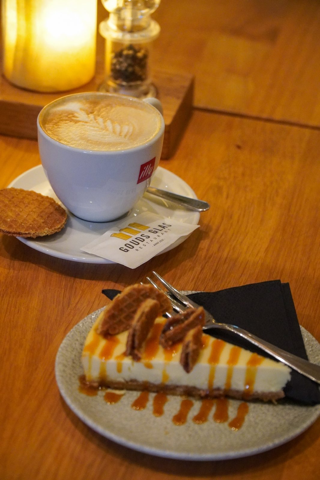 Koffie en Goudse gebakjes bij Gouds Glas